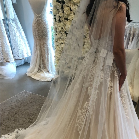 Wedding Dress - Picture 8 of 8